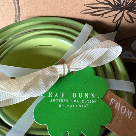 Rae Dunn St. Patrick’s Day ☘️ Measuring Cups - Picture 2 of 3